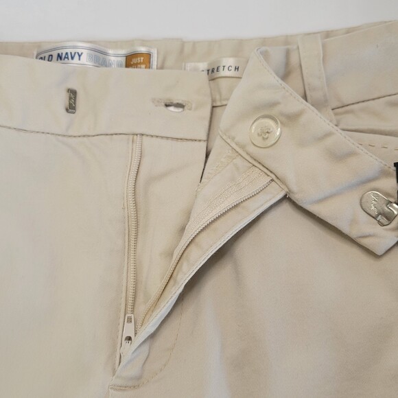 Old Navy Just Below the waist stretch khaki capris size 2 - Picture 6 of 10